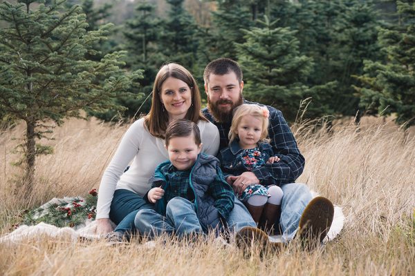 8 Holiday Family Photo Ideas % | The Motif Blog