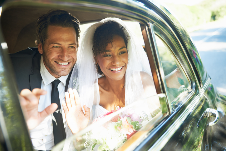 Don’t forget a bride and groom send off-photo to end the celebration.